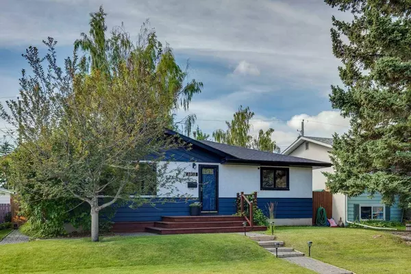 1403 107 AVE SW, Calgary, AB T2W 0C1