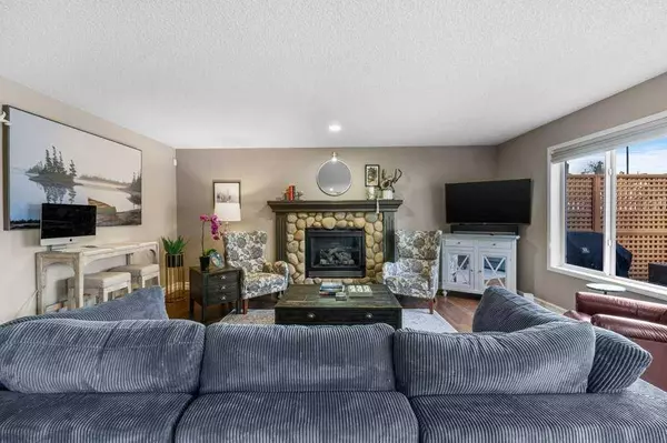 178 Cranwell Close SE, Calgary, AB T3M 1A9