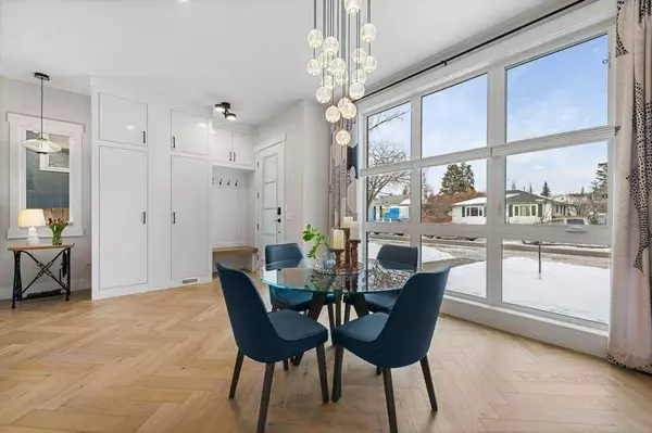 1919 21 AVE NW, Calgary, AB T2M 1M7