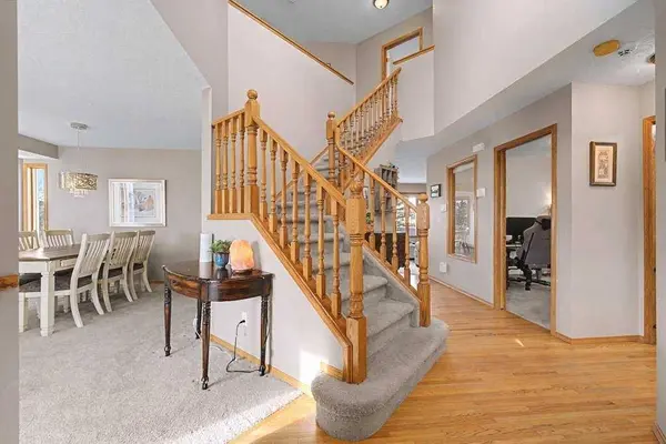 105 Citadel Crest PARK NW, Calgary, AB T3G 4K5