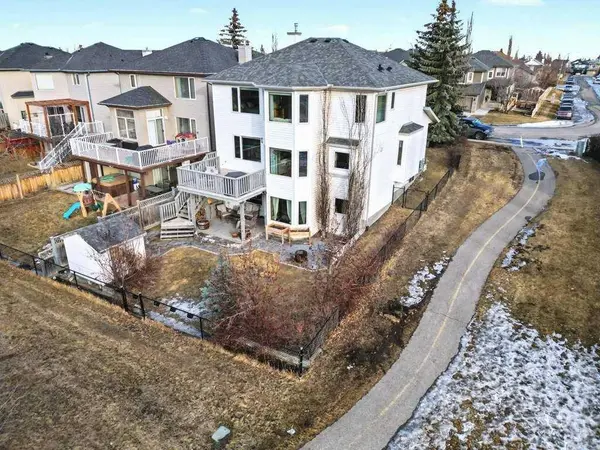 105 Citadel Crest PARK NW, Calgary, AB T3G 4K5