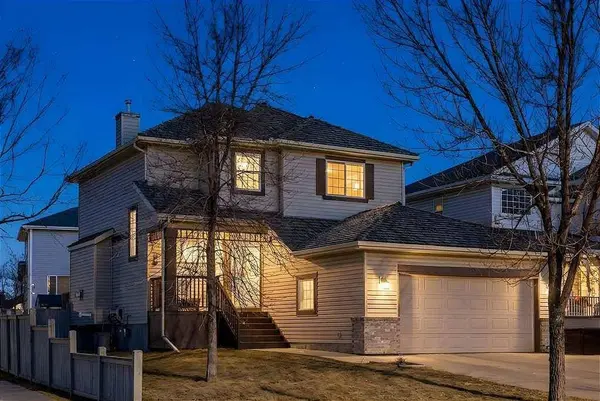 139 Douglas Glen CRES SE, Calgary, AB T2Z 3M6