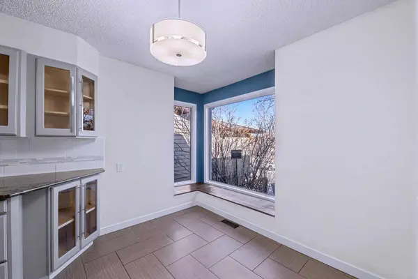 188 Bernard DR NW, Calgary, AB T3K2B7