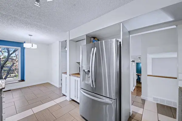 188 Bernard DR NW, Calgary, AB T3K2B7