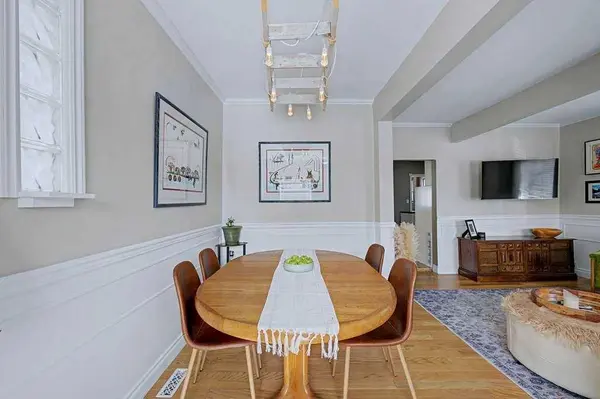 134 30 AVE NW, Calgary, AB T2M 2M9