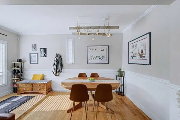 134 30 AVE NW, Calgary, AB T2M 2M9