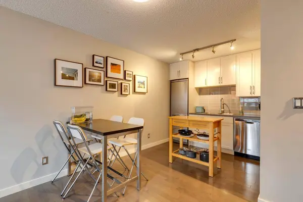 120 24 AVE SW #102, Calgary, AB T2S 0J9