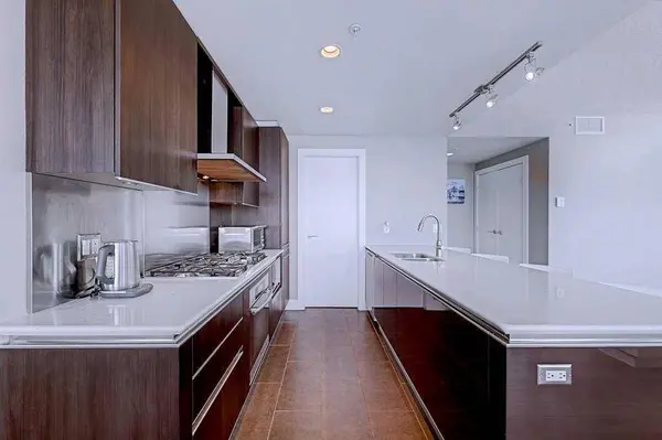 433 11 AVE SE #1006, Calgary, AB T2G 0L7