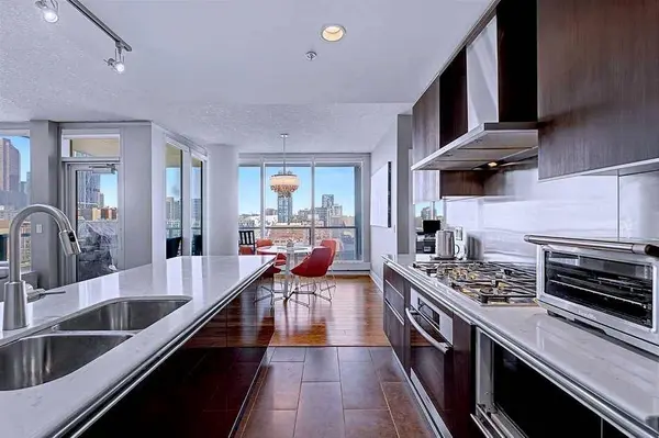 433 11 AVE SE #1006, Calgary, AB T2G 0L7