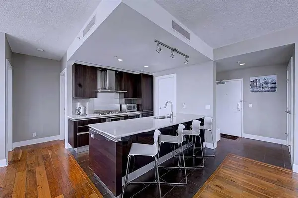 433 11 AVE SE #1006, Calgary, AB T2G 0L7