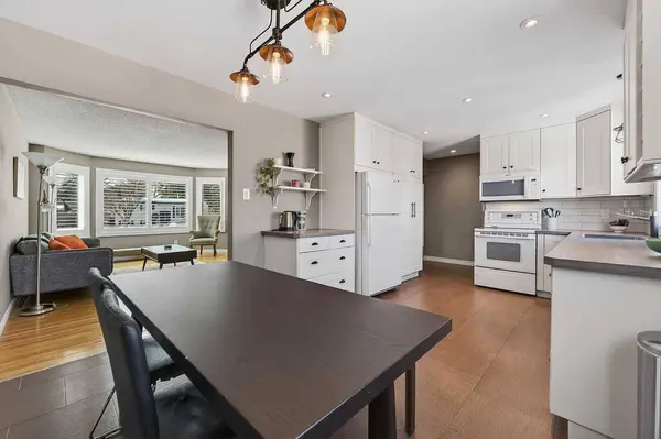 1424 109 AVE SW, Calgary, AB T2W 0C7