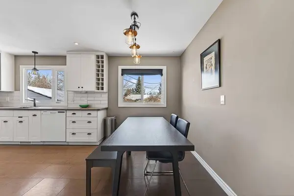 1424 109 AVE SW, Calgary, AB T2W 0C7