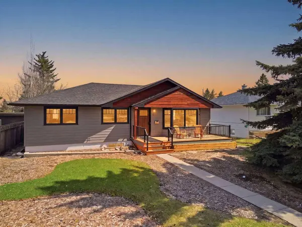 70 Wimbledon CRES SW, Calgary, AB T3C 3J1