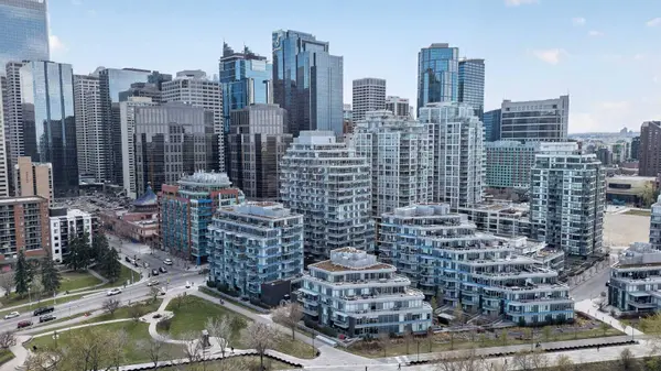 108 Waterfront CT SW #1603, Calgary, AB T2P 1K7