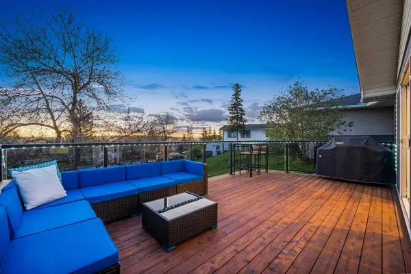 1412 16A ST NE, Calgary, AB T2E 4T7