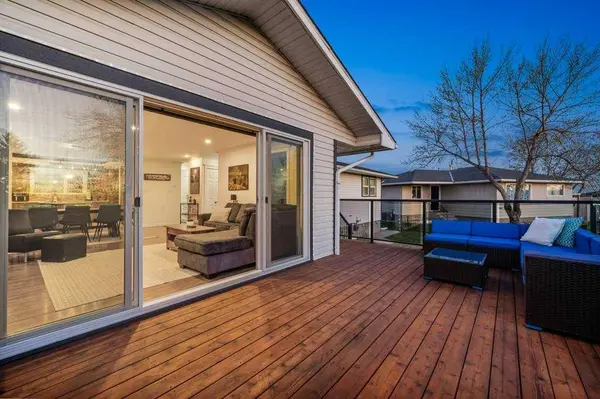 1412 16A ST NE, Calgary, AB T2E 4T7