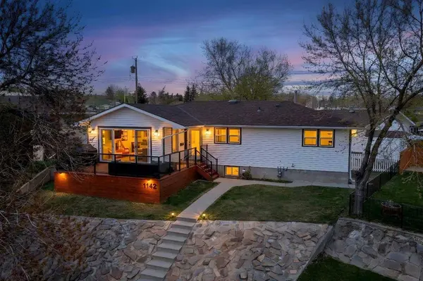 1412 16A ST NE, Calgary, AB T2E 4T7