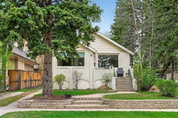 924 7A ST NW, Calgary, AB T2M 3H2