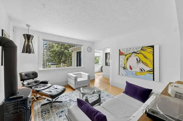 924 7A ST NW, Calgary, AB T2M 3H2