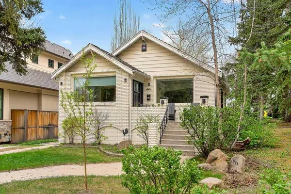 924 7A ST NW, Calgary, AB T2M 3H2