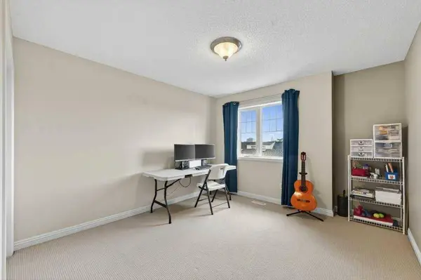 44 Mike Ralph WAY SW, Calgary, AB T3E 0H8