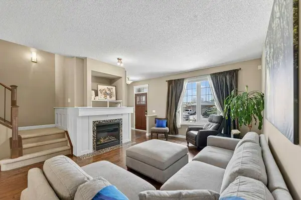 44 Mike Ralph WAY SW, Calgary, AB T3E 0H8