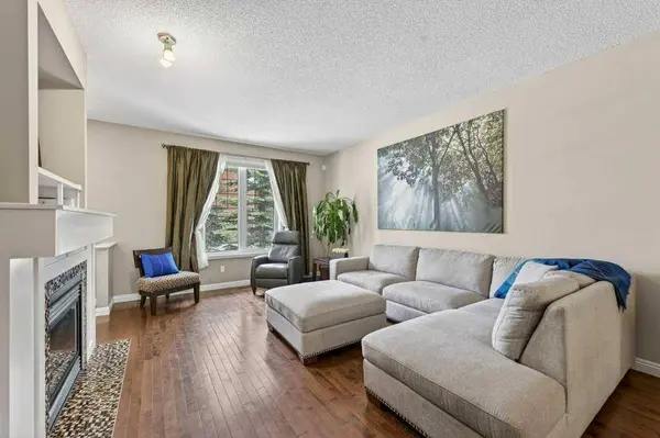 44 Mike Ralph WAY SW, Calgary, AB T3E 0H8