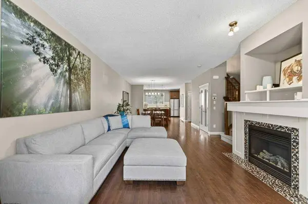 44 Mike Ralph WAY SW, Calgary, AB T3E 0H8