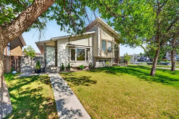 3304 Temple WAY NE, Calgary, AB T1Y 3V6