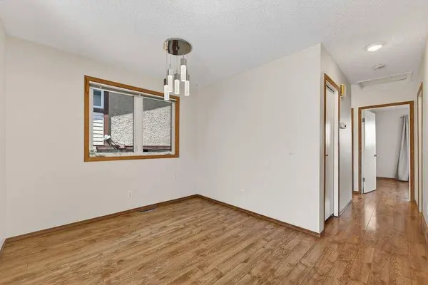 3304 Temple WAY NE, Calgary, AB T1Y 3V6