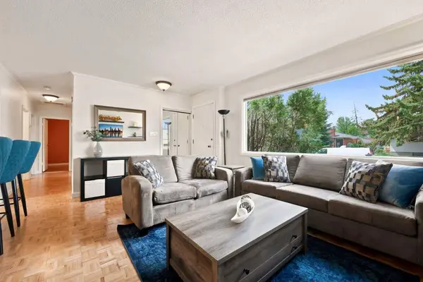 404 Arlington DR SE, Calgary, AB T2H 1S3