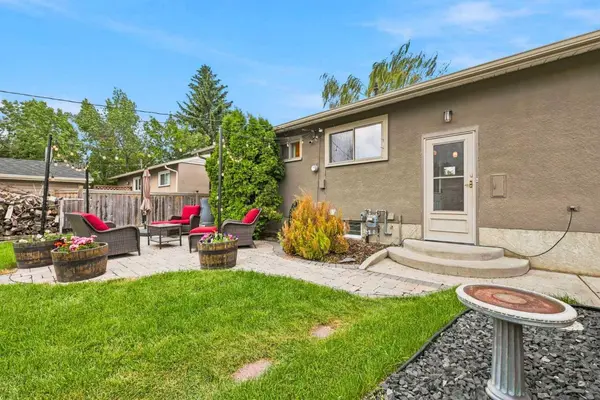 404 Arlington DR SE, Calgary, AB T2H 1S3