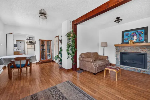 241 25 AVE NE, Calgary, AB T2E 1Y2
