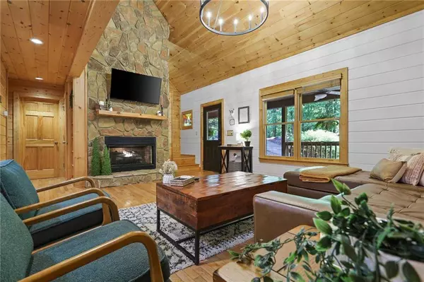 2150 Newport DR, Ellijay, GA 30540