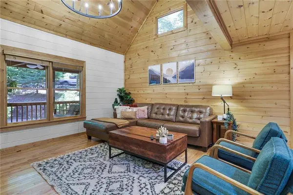 2150 Newport DR, Ellijay, GA 30540