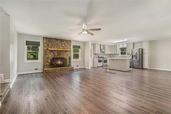 2067 Skyhawk LN, Acworth, GA 30102