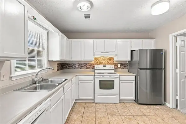136 Sterling CT, Alpharetta, GA 30004