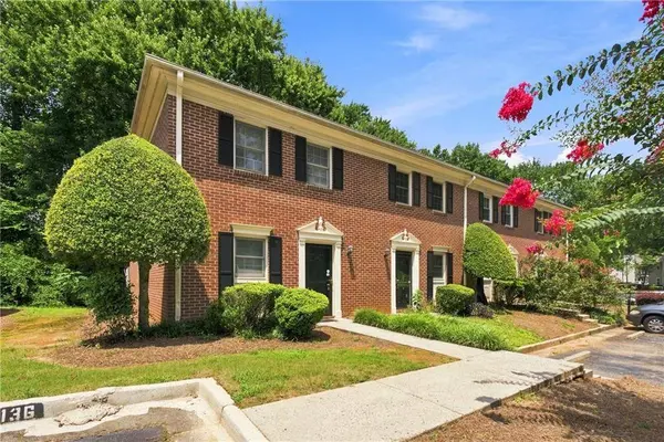 136 Sterling CT, Alpharetta, GA 30004