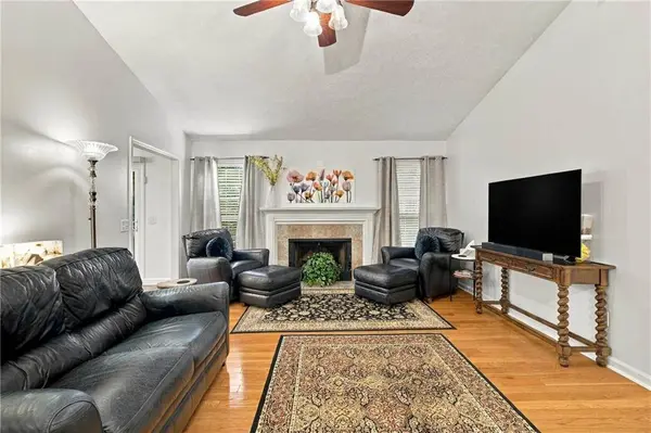 322 Mariner CIR, Woodstock, GA 30189