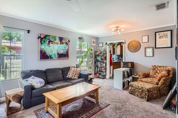 5605 Tura LN, Austin, TX 78721