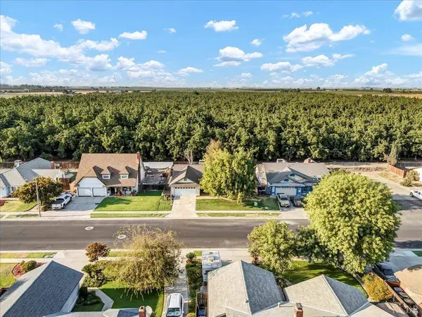 864 Elderwood Lane, Lemoore, CA 93245