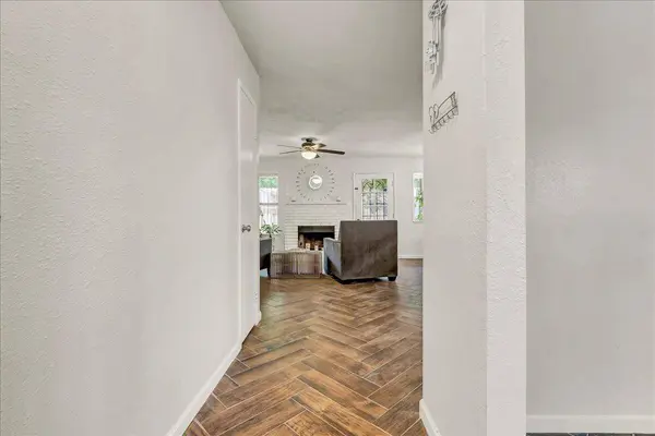 864 Elderwood Lane, Lemoore, CA 93245