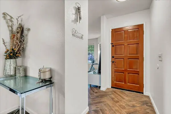 864 Elderwood Lane, Lemoore, CA 93245