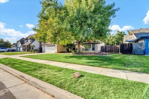 864 Elderwood Lane, Lemoore, CA 93245