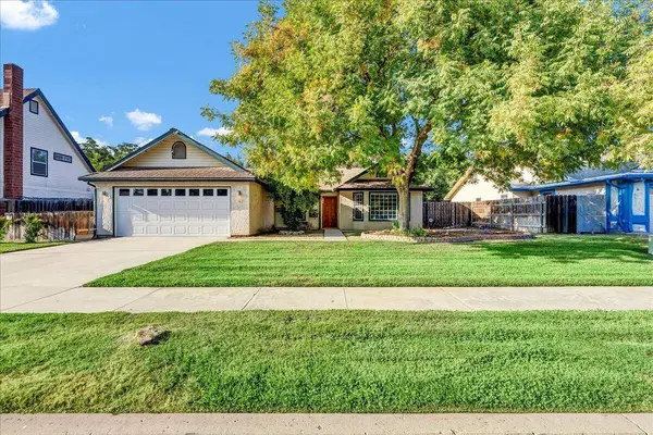 864 Elderwood Lane, Lemoore, CA 93245