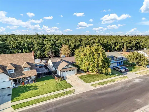 864 Elderwood Lane, Lemoore, CA 93245
