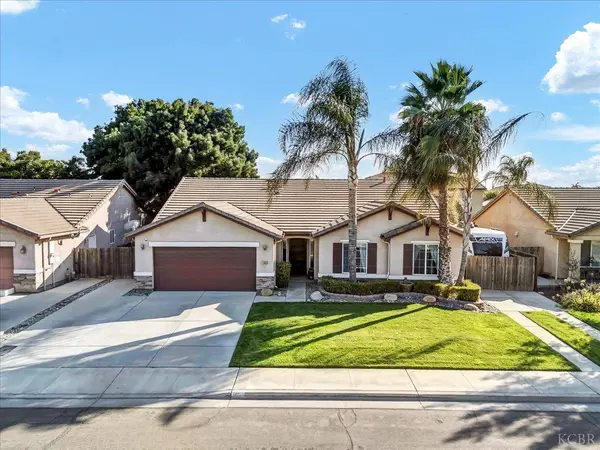 1995 W Tudor Lane W, Hanford, CA 93230
