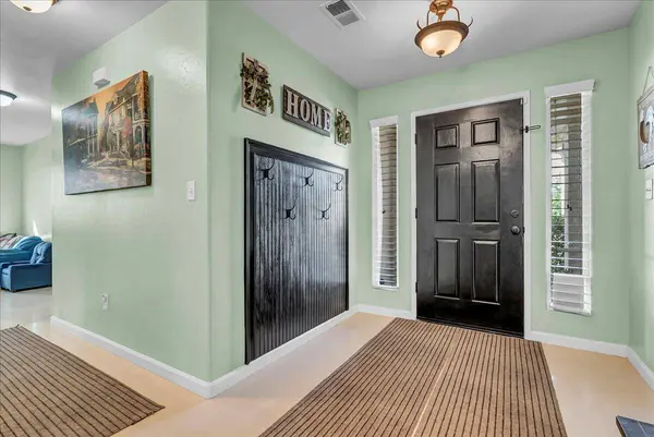 1995 W Tudor Lane, Hanford, CA 93230
