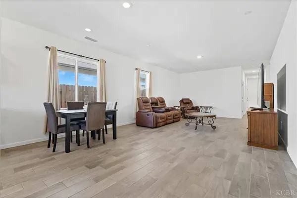 599 Sandtrap Lane, Lemoore, CA 93245