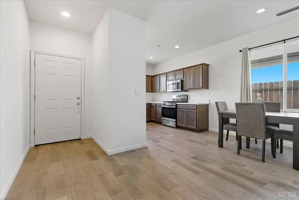 599 Sandtrap Lane, Lemoore, CA 93245